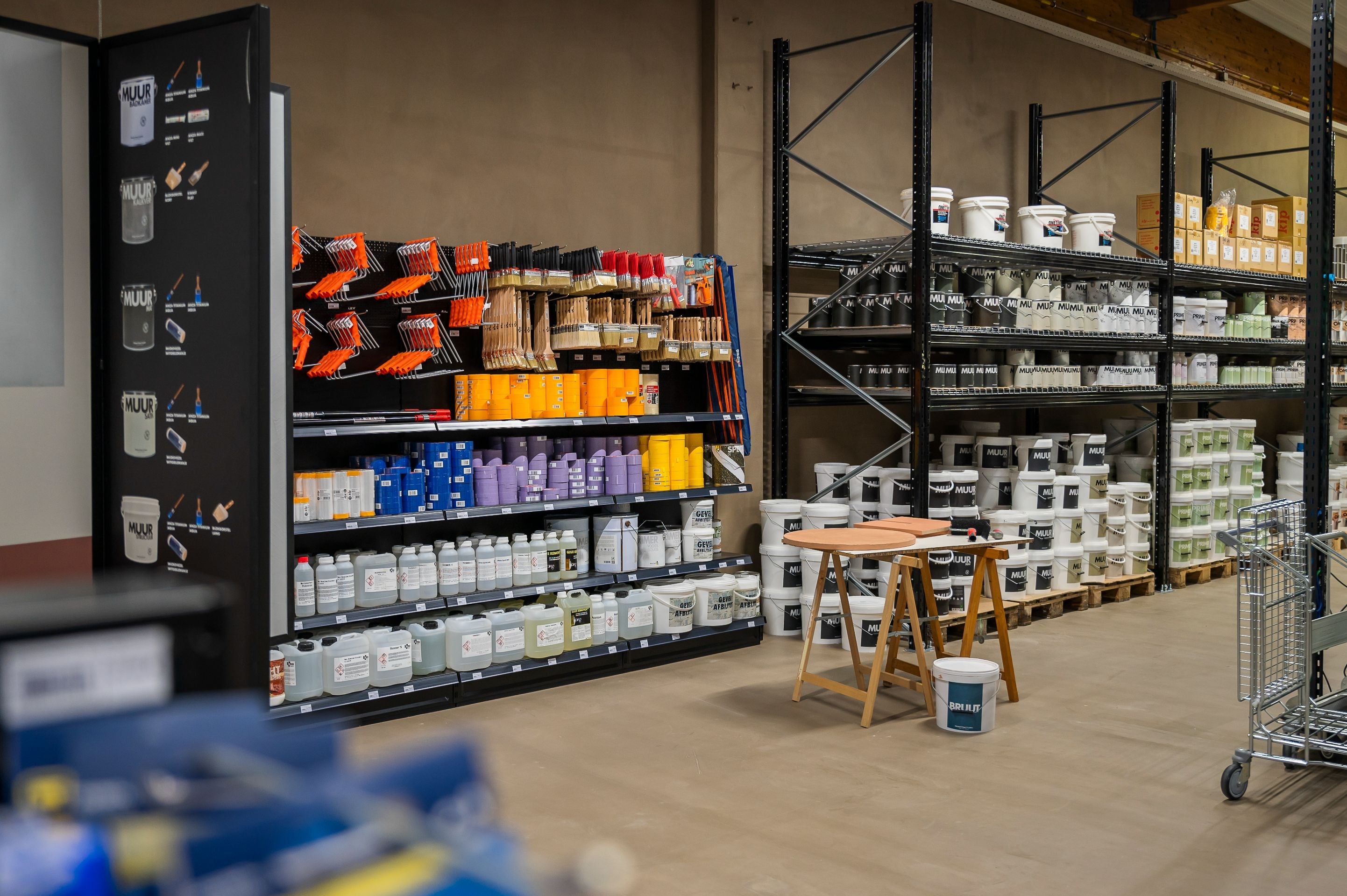 Paintfactory winkel in Kortrijk