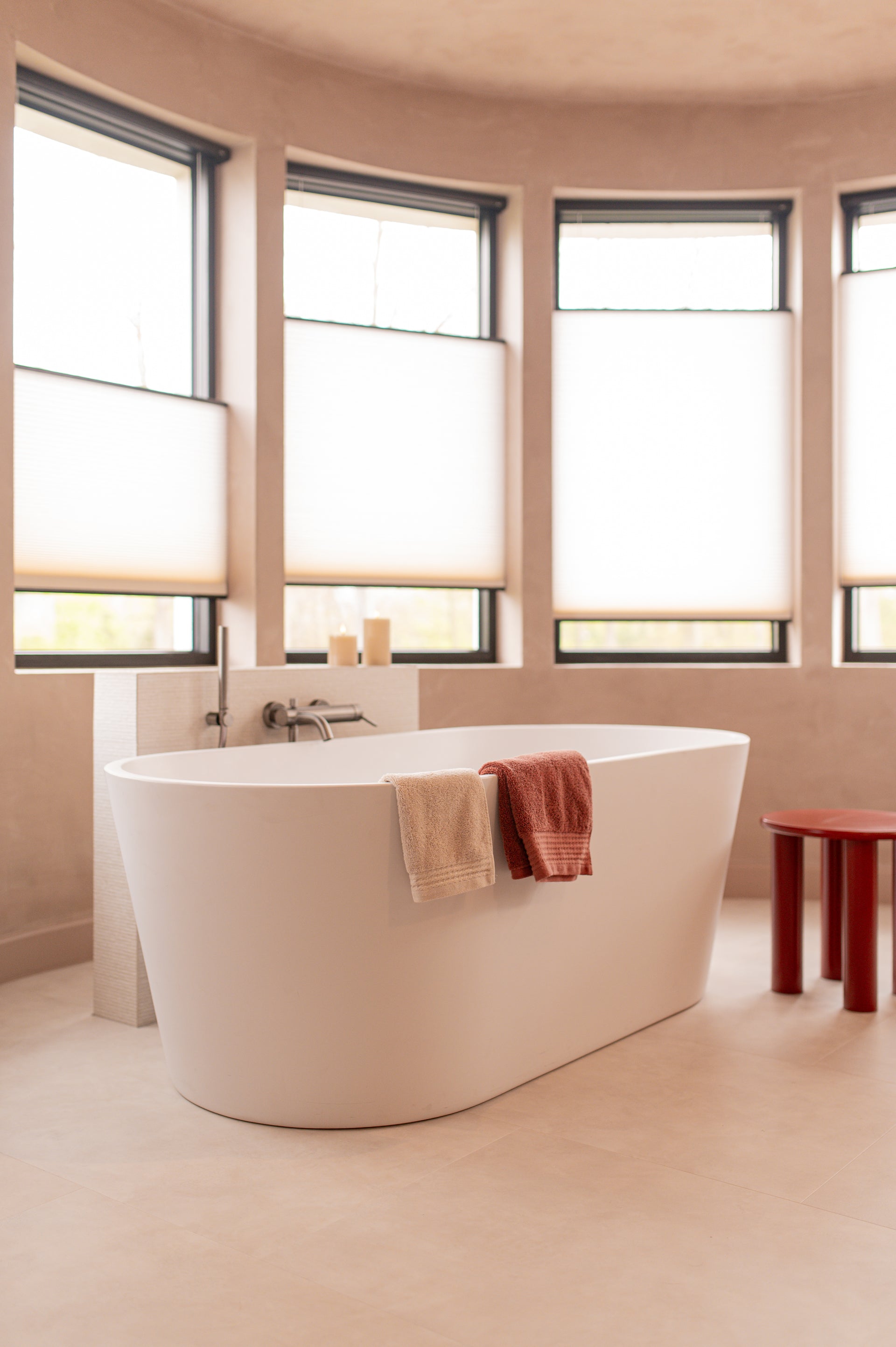 Café Latte Beige in bruut in de badkamer