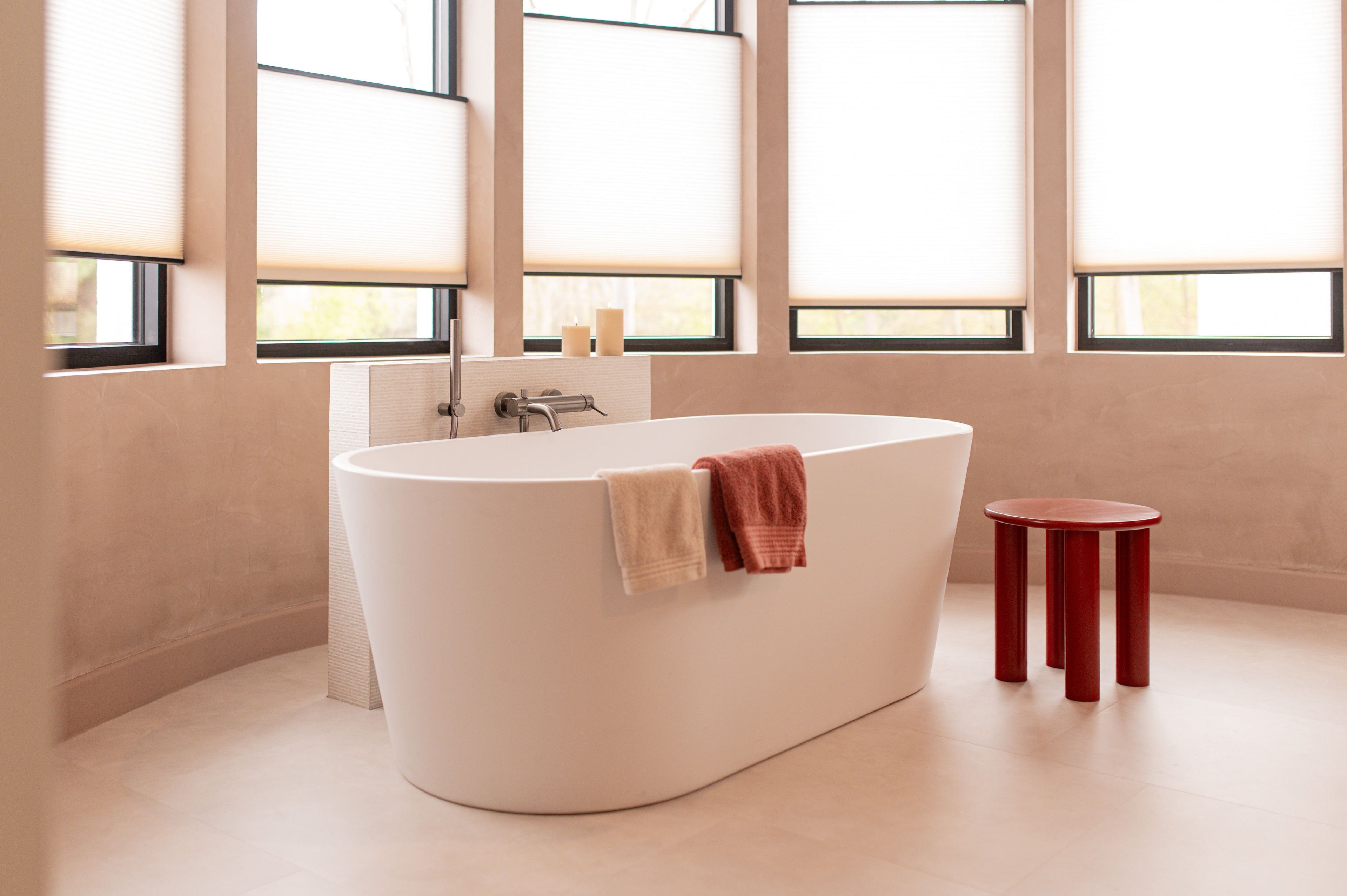 Bruut in de kleur Café Latte Beige in de badkamer