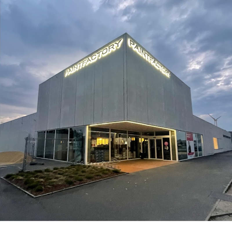 Paintfactory winkel in Brugge