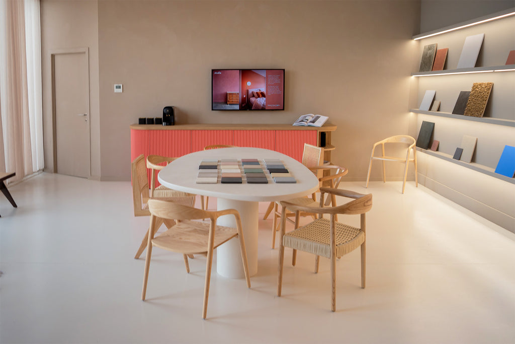 Epoxy hydro op de vloer in de meetinigroom