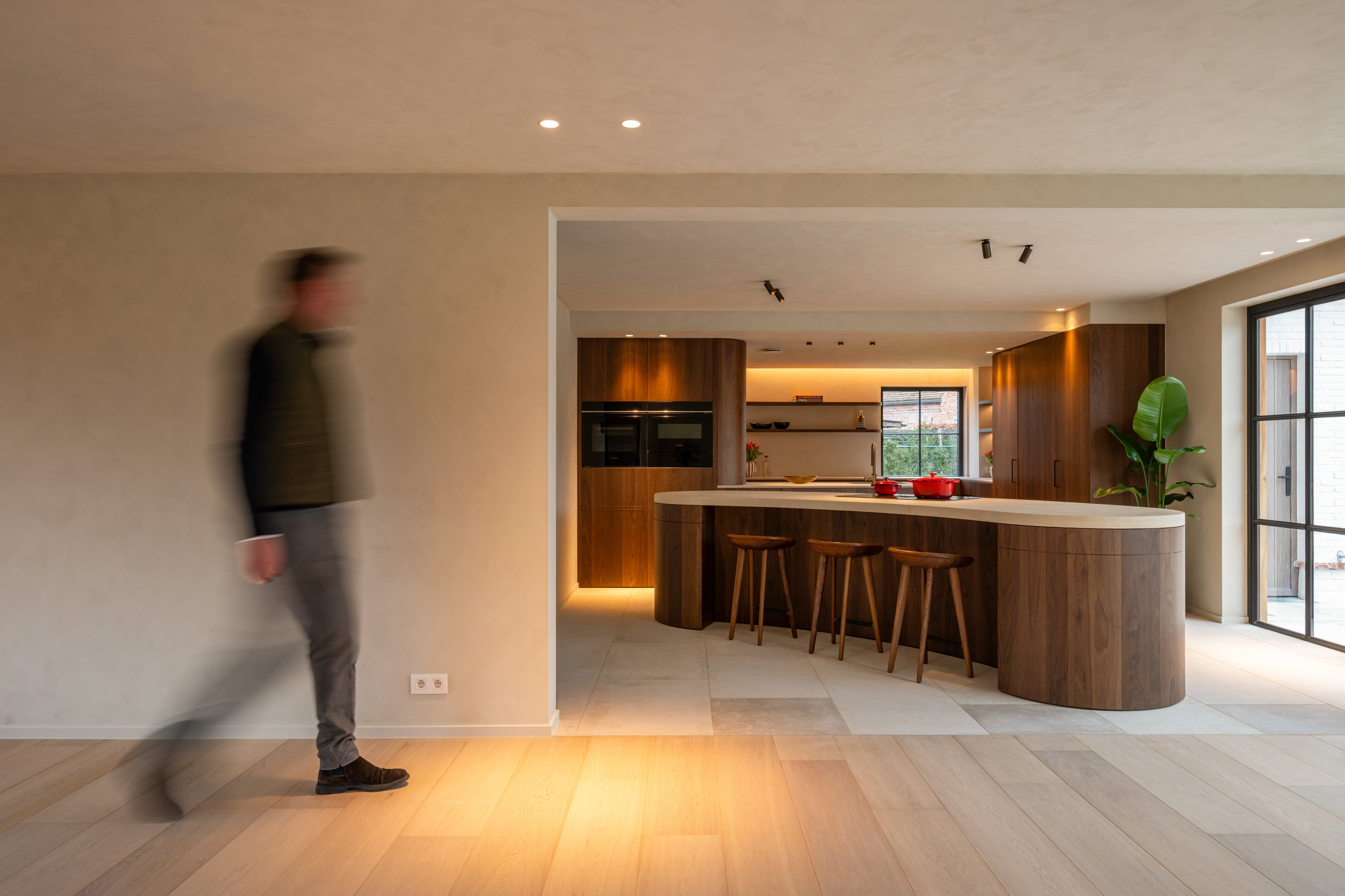 Kalkverf in de kleur Graanbeige in de keuken
