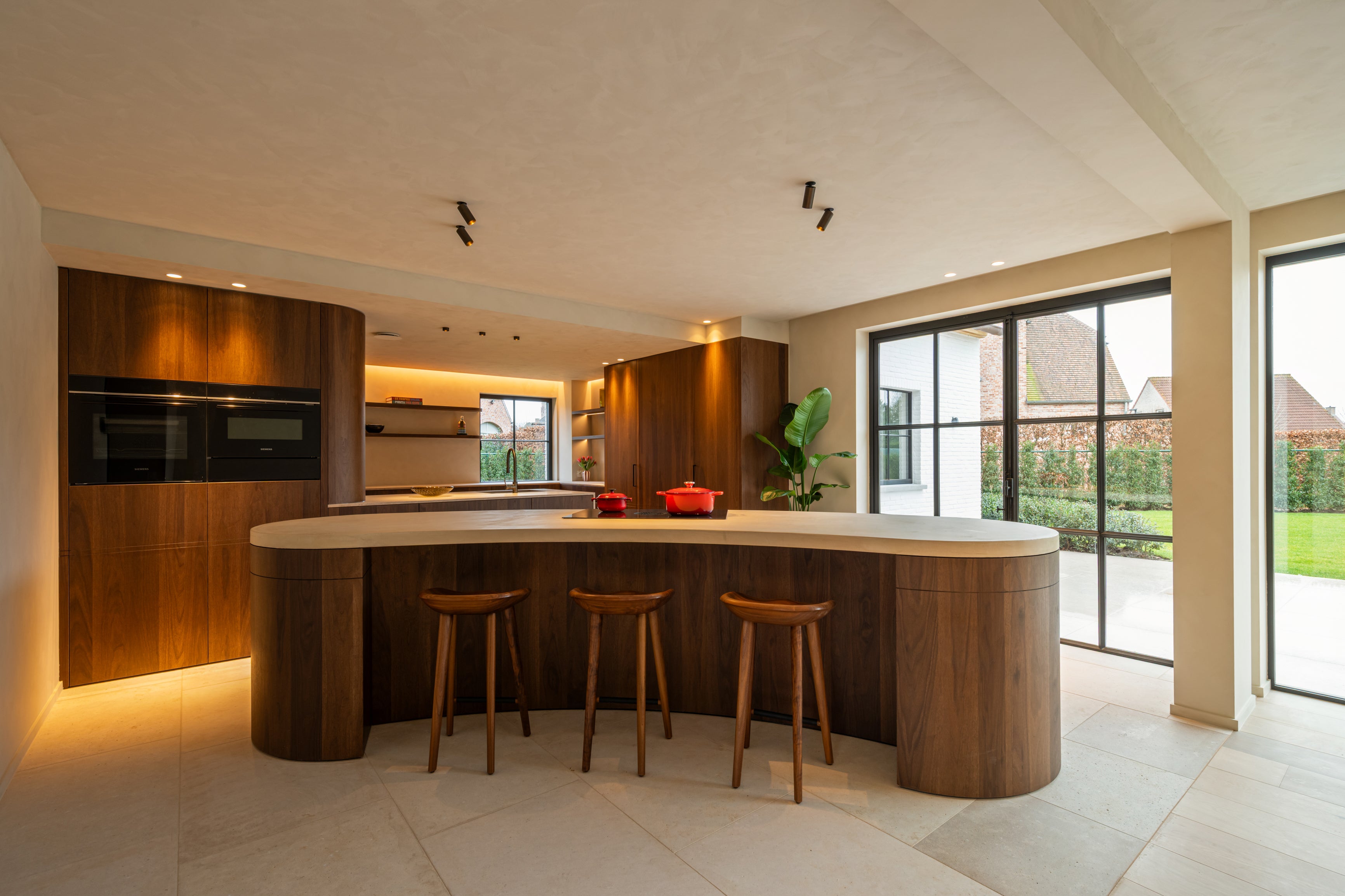 Kalkverf in de kleur Graanbeige in de keuken