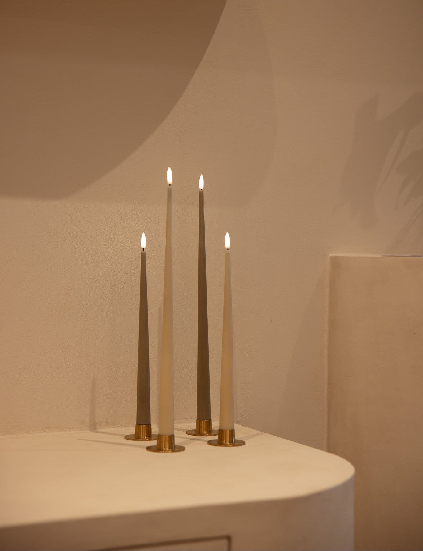 Bruut in de kleur Vanillewit in de showroom