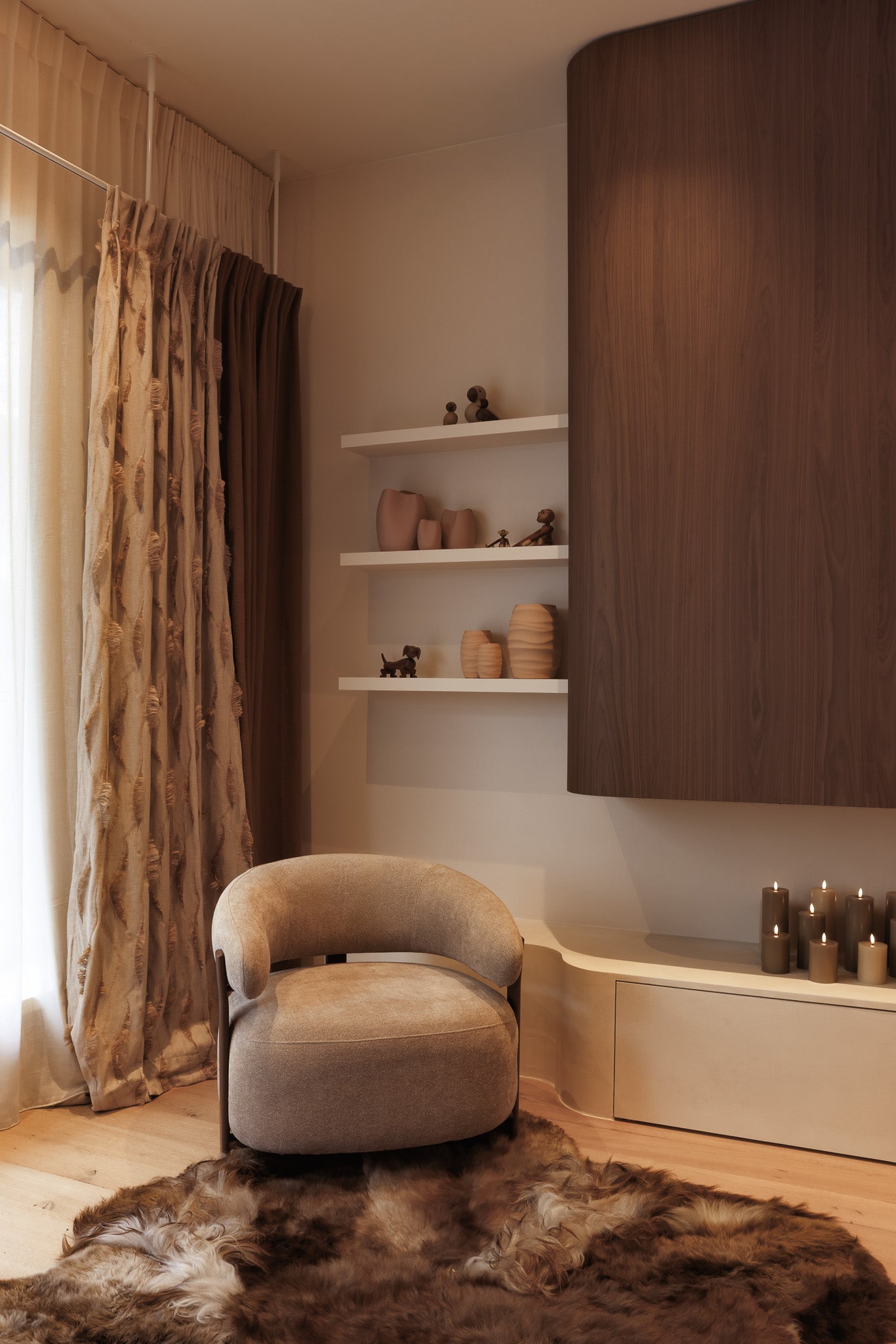 Bruut in de kleur Vanillewit in de showroom