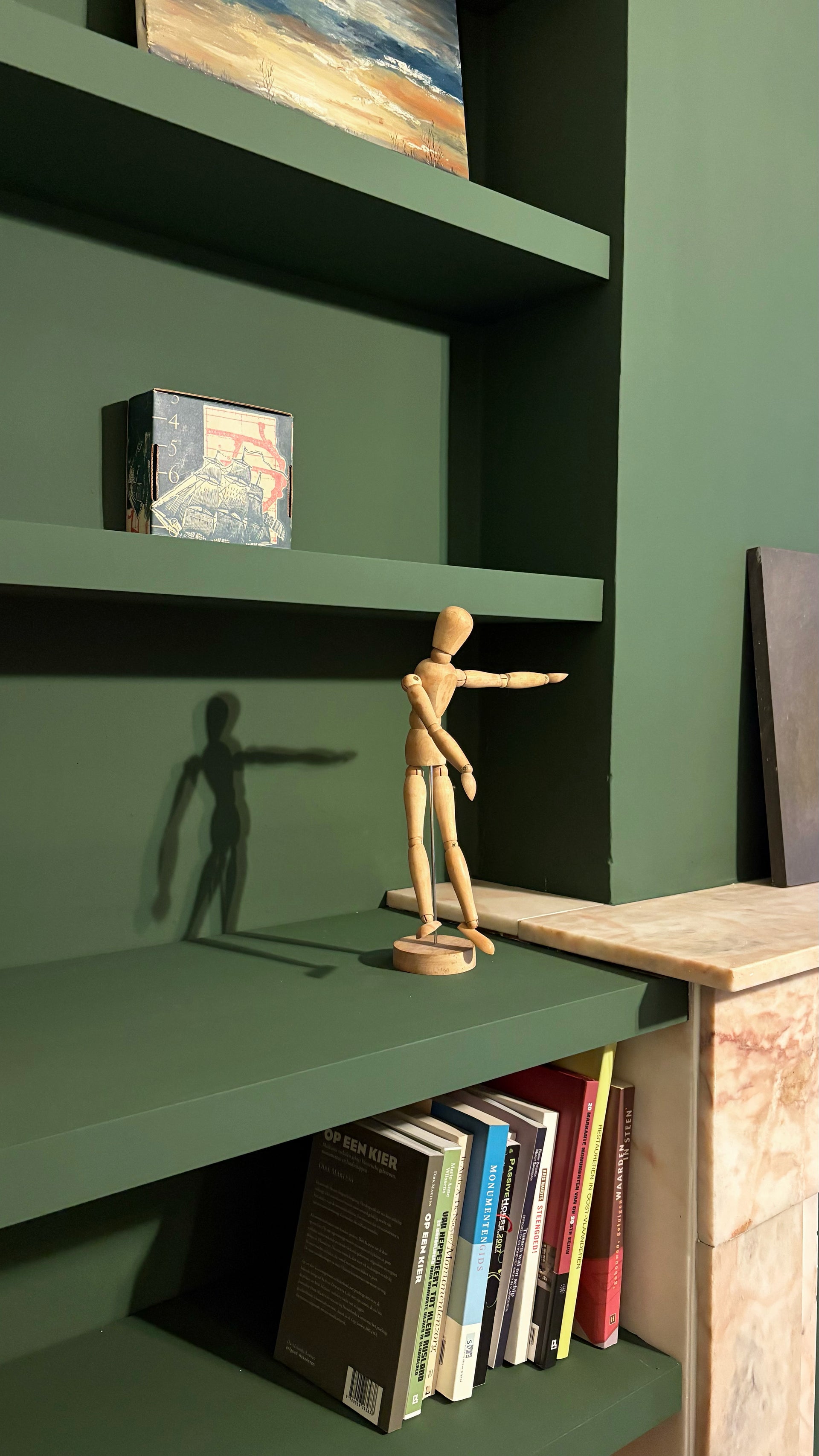 Muur mat in de kleur peterseliegroen in de bureau