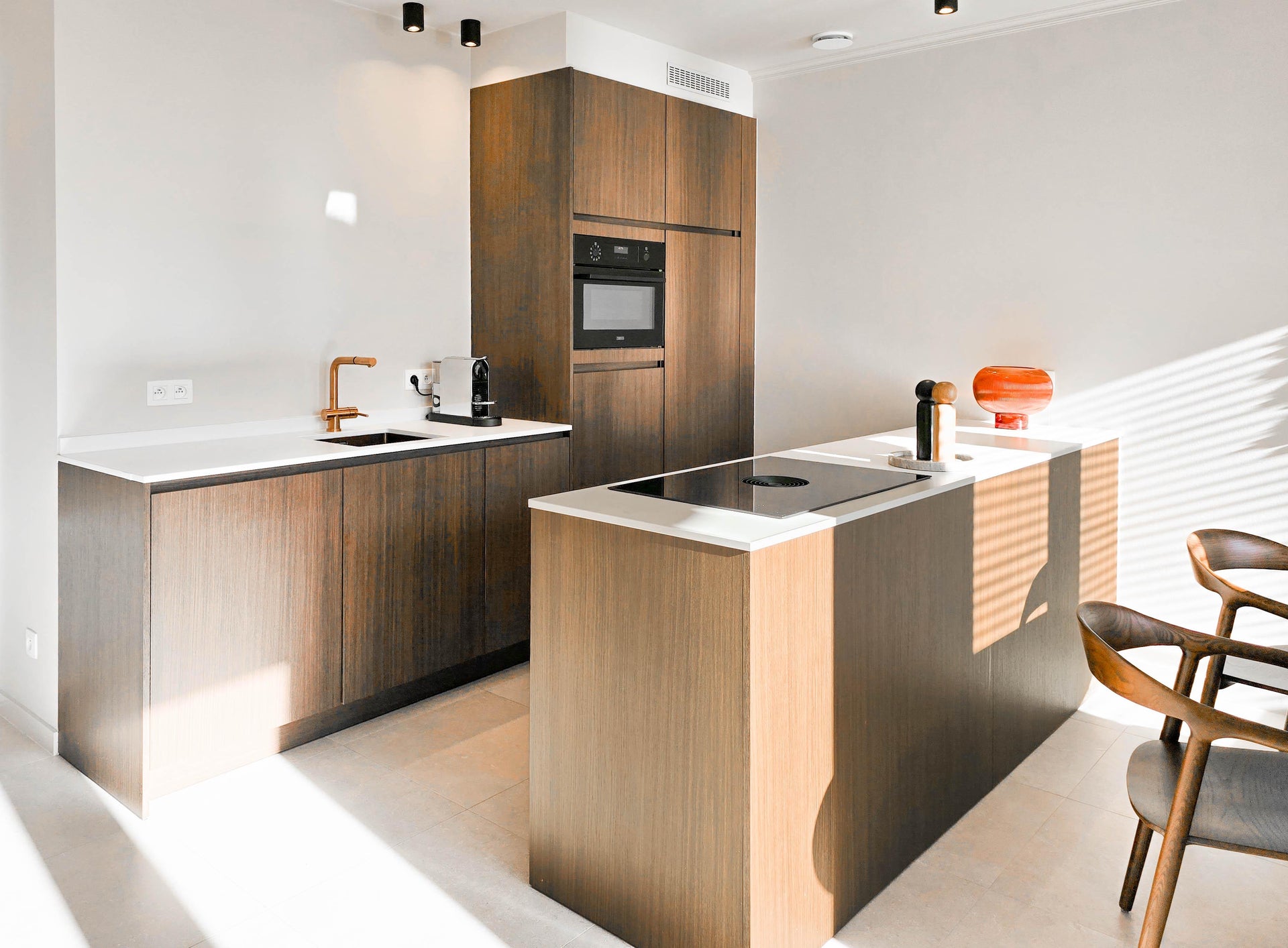 Muur mat in de kleur Risottowit in de keuken