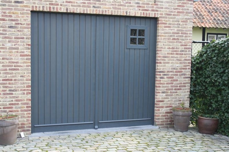 Uitwerpselen Voorwaardelijk Wacht even Hoe een houten garagepoort schilderen? - Paintfactory